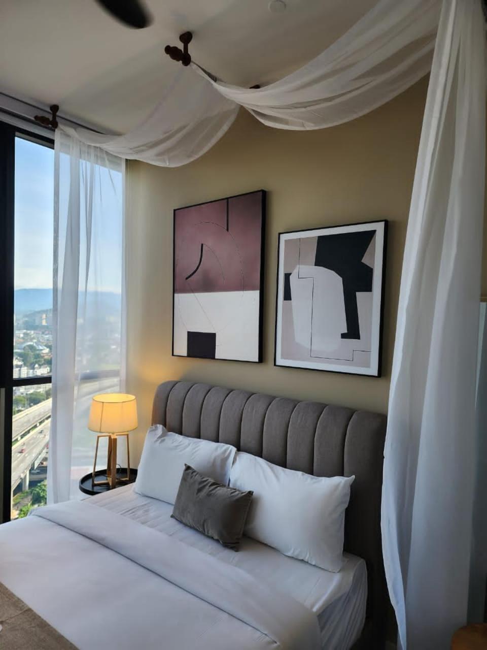 Scarletz Suites Klcc By Gc Luxury Suites Kuala Lumpur Exterior photo